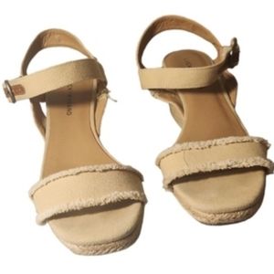 Lucky Brand Tan Sandals with Fringe Detail